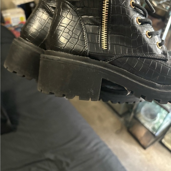Nordstrom Rack Size 6 Black Croco Brand New Zip Up Women’s Heeled Runner Boots - Picture 12 of 16